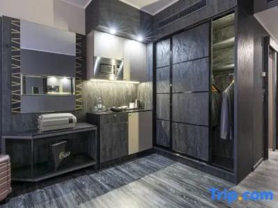 Plaza Schwerin; Sure Collection By Best Western - 197