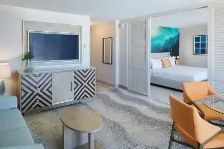 Waikiki Beachcomber by Outrigger - 127