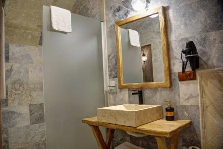 Calypso Cave Suites - 28