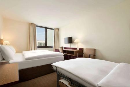 Ramada Nürnberg Parkhotel - 2