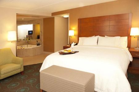 Hampton Inn by Hilton - Toronto - 4