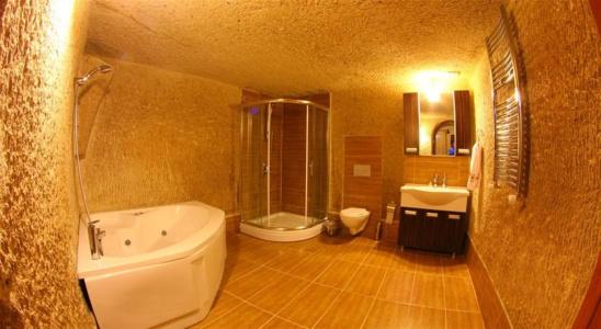 Falcon Cave Suites - 7