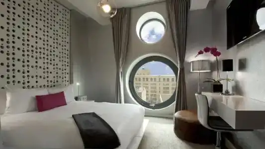 Dream Downtown - 43