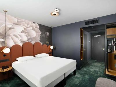 Mercure - 49