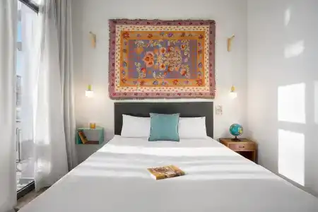 The Caravan - 100