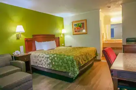 Rodeway Inn & Suites Fort Jackson - 43