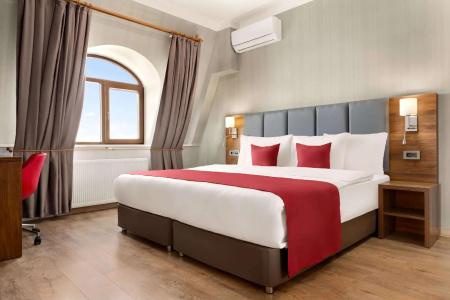 Ramada by Wyndham Van - 48