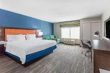 Hampton Inn - 73