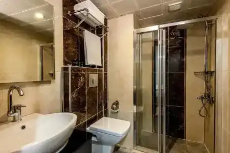 A Palace Suites - 217