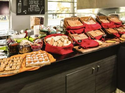 Ibis Providencia - 11