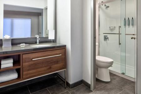 Courtyard by Marriott Chicago Downtown/River North - 9