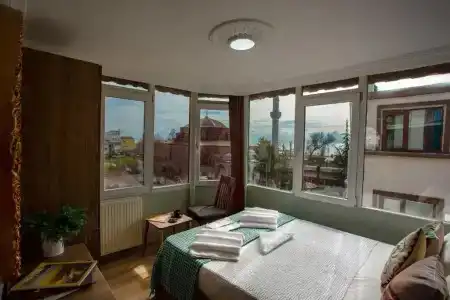 Sofia Corner - 113