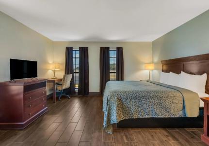 Econo Inn & Suites - 2