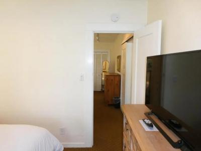 Briarwood Inn - 209