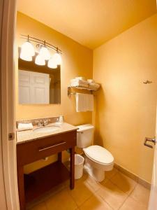 Suburban Studios Cape Coral - 37