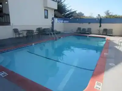 Monterey Fairgrounds Inn - 11