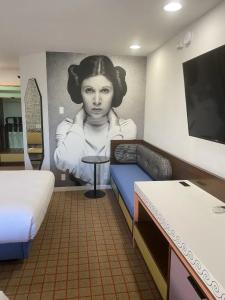 The Adler a Hollywood Hills - 34