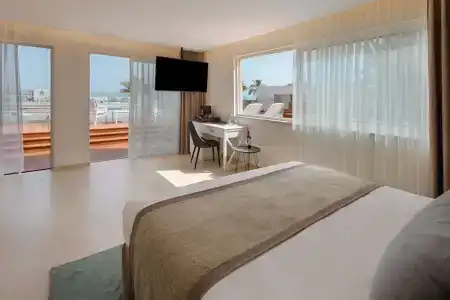 Milos Dead Sea - 5