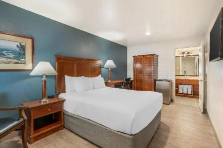 Best Western Plus Clocktower Inn - 121