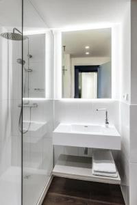 Courtyard by Marriott Prague Airport - 30