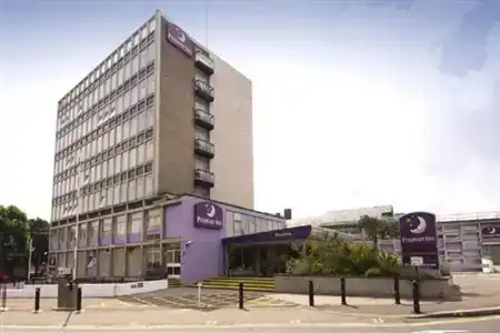 Premier Inn Putney Bridge - 0