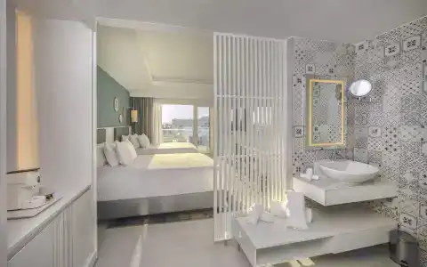 Hilton Skanes Beach - 10