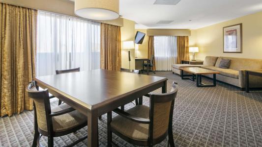 Best Western Plus Thunderbird Suites - 5
