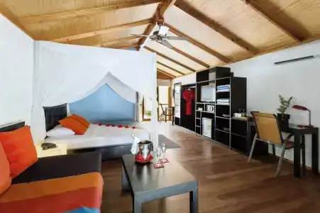 Meeru Island Resort & Spa - 9