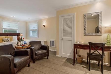 Parker Guest House - 19