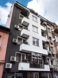Family Madrid - 0