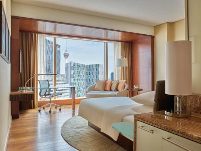 Grand Hyatt - 33