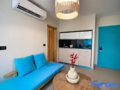 Redcon Suites - 106