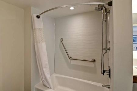 Hampton Inn & Suites by Hilton-Airport - 47