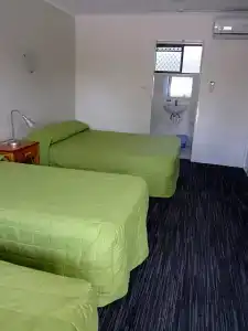 Urangan Motor Inn - 86