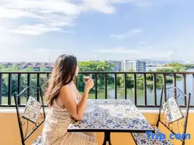 Usabai Riverside Boutique - 118
