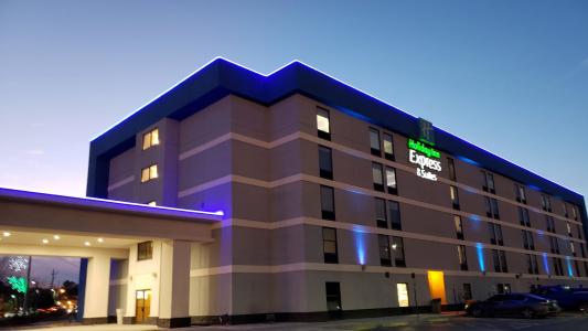 Holiday Inn Express & Suites, An Ihg - 38