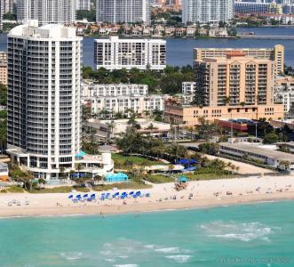 DoubleTree by Hilton Ocean Point - North Miami Beach - 18