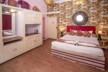 Pink Palace - 5