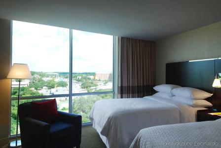 Four Points by Sheraton Downtown - 6