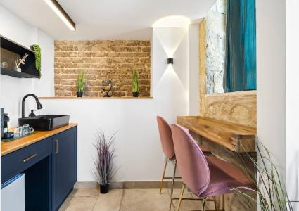 Helios Boutique Suites by La Finca - 16