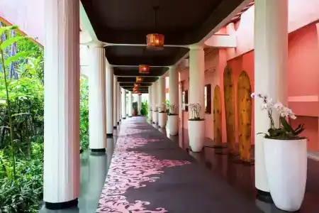 The Royal Hawaiian, A Luxury Collection Resort, Waikiki - 5