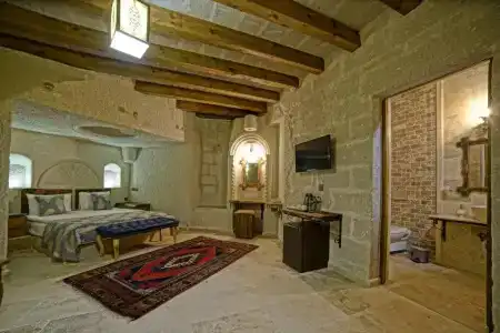 Risus Cave Suites - 33