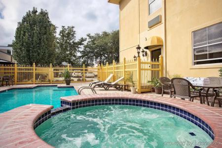Clarion Pointe - 17