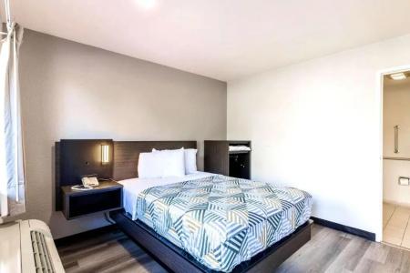 6-Carlsbad, Ca - East Near Legoland - 22
