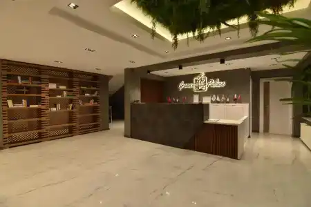 Sandal Otel - 19