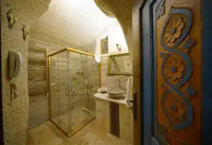 Serenus Cave Suites - 80