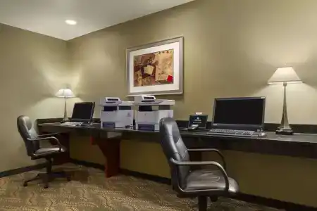 Embassy Suites - 16