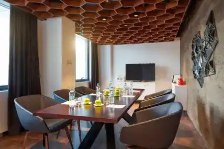 Park Inn by Radisson Kyiv Troyitska - 2
