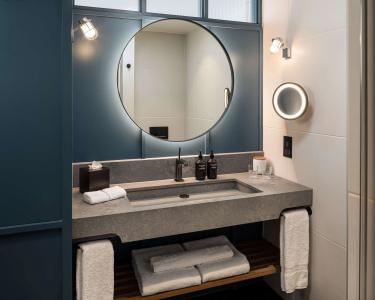 The Gantry London, Curio Collection By Hilton - 9