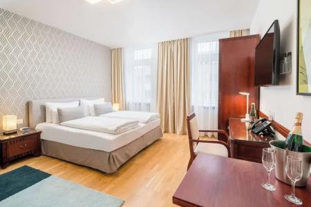 Best Western Plus Celebrity Suites - 114